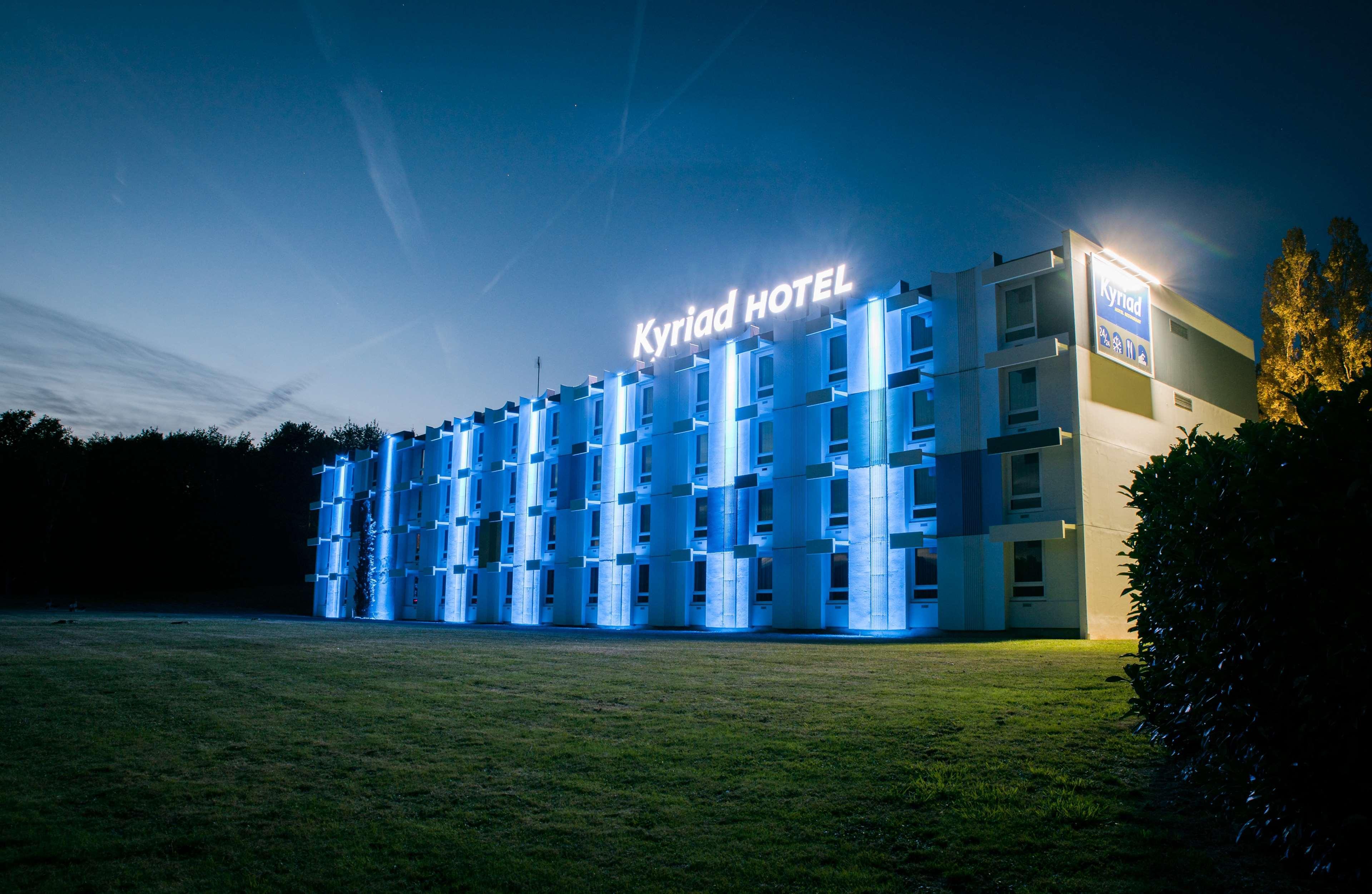 Kyriad Montchanin Le Creusot Exterior foto