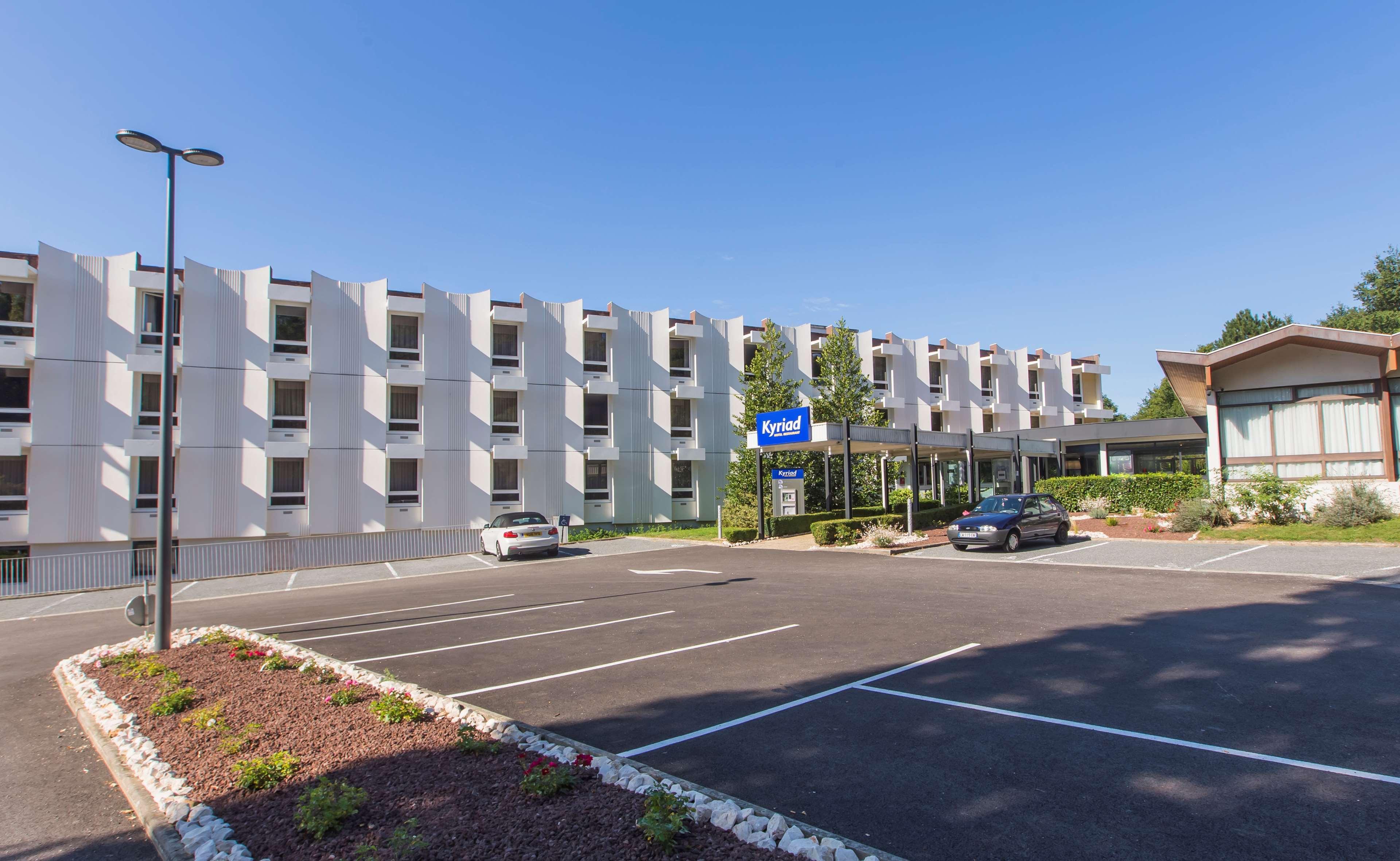 Kyriad Montchanin Le Creusot Exterior foto